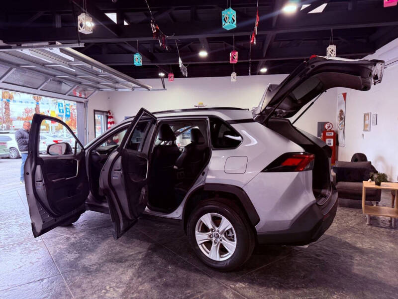 2019 Toyota RAV4 Hybrid LE