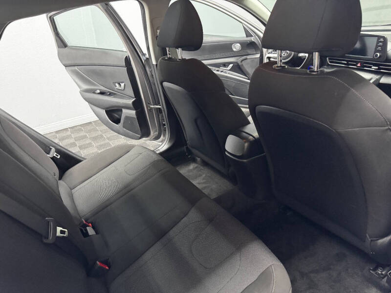 2021 Hyundai Elantra SE