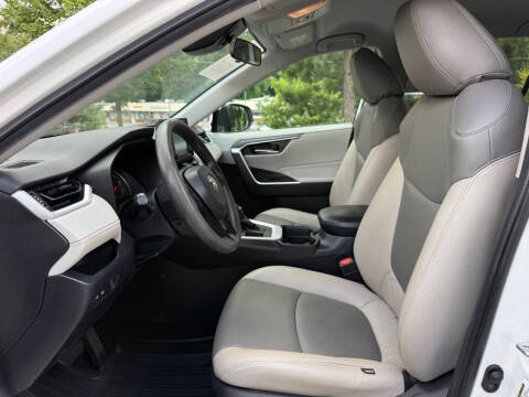 2020 Toyota RAV4 XLE