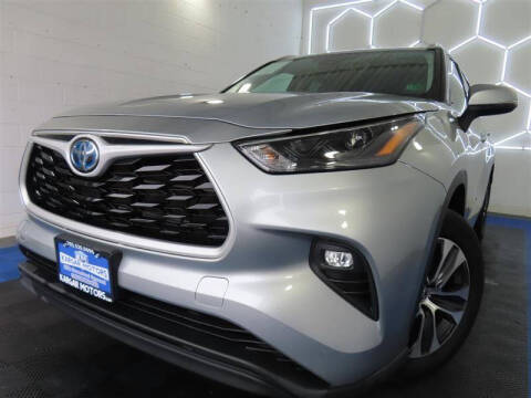 2022 Toyota Highlander Hybrid XLE