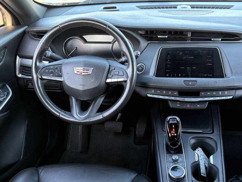 2020 Cadillac XT4 Premium Luxury