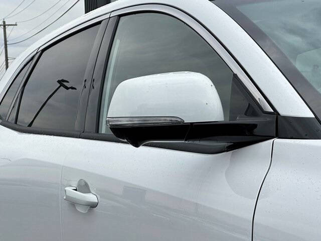 2025 VinFast VF8 Plus