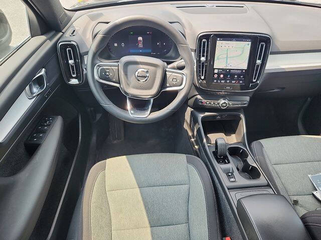 2024 Volvo XC40