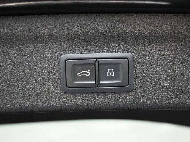 2022 Audi Q3 quattro S line Prem Plus 45 TFSI