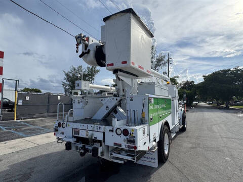 2018 Freightliner M2 106
