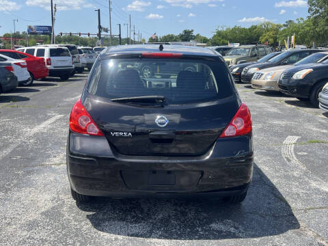 2011 Nissan Versa 1.8 S