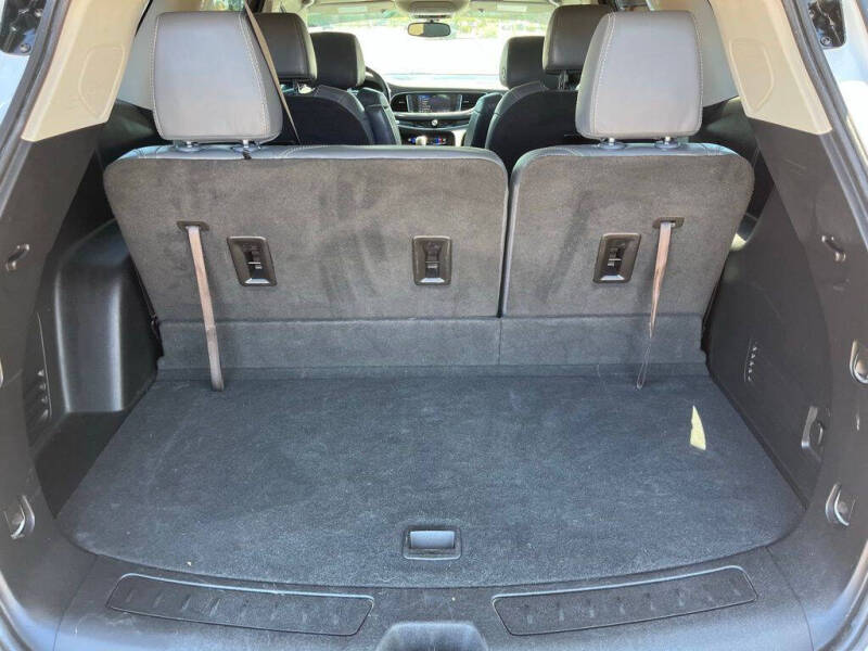 2020 Buick Enclave Essence