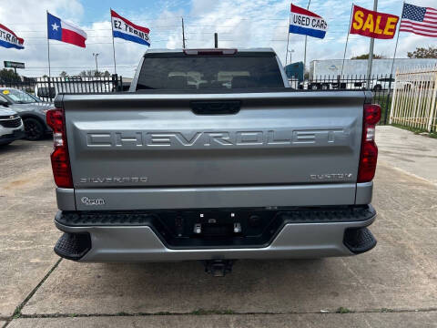 2025 Chevrolet Silverado 1500 Custom