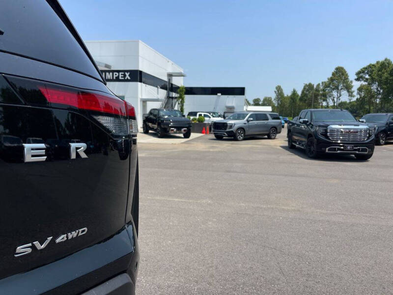 2024 Nissan Pathfinder SV