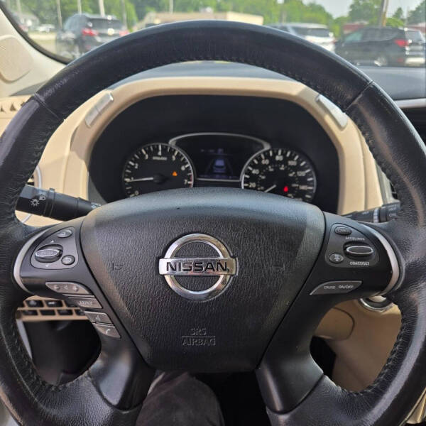 2017 Nissan Pathfinder Platinum