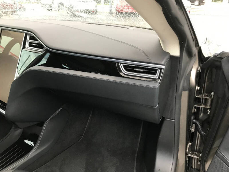 2015 Tesla Model S 70D