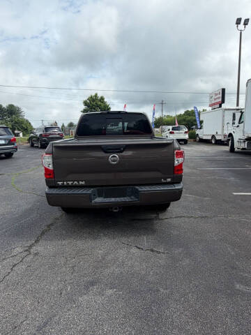2017 Nissan Titan SL