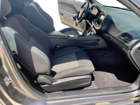 2016 Dodge Challenger SXT