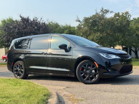 2020 Chrysler Pacifica Touring