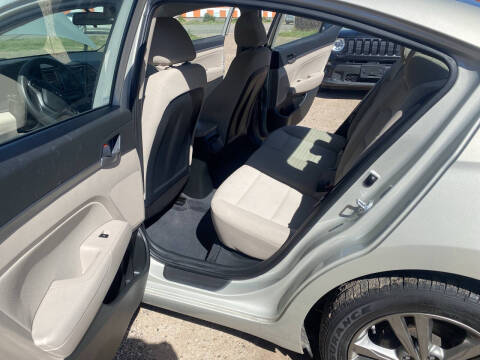 2018 Hyundai Elantra SEL