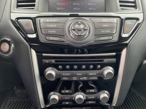 2017 Nissan Pathfinder SV