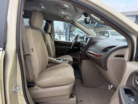 2012 Chrysler Town and Country Touring