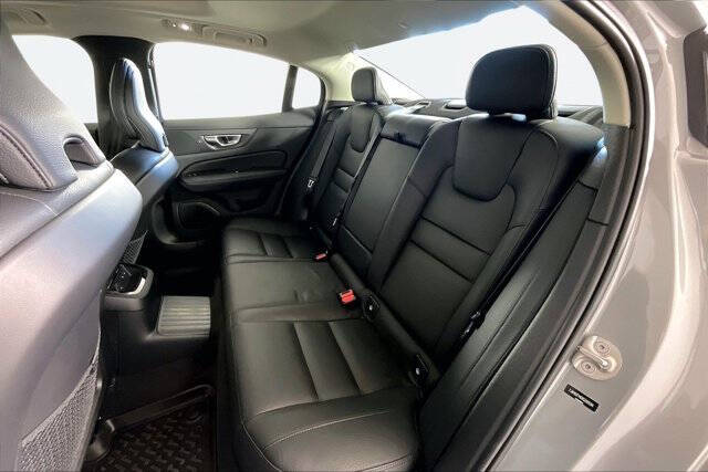 2024 Volvo S60 Recharge T8 Ultimate Dark Theme