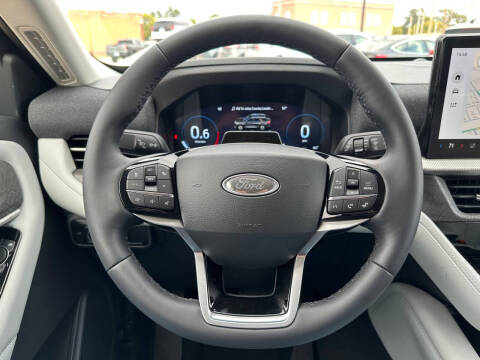 2025 Ford Explorer Platinum