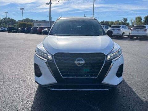 2023 Nissan Kicks SR