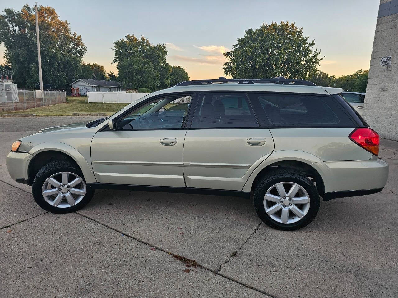 2006 Subaru Outback for sale at Quantum Auto Co in Plainfield, IL