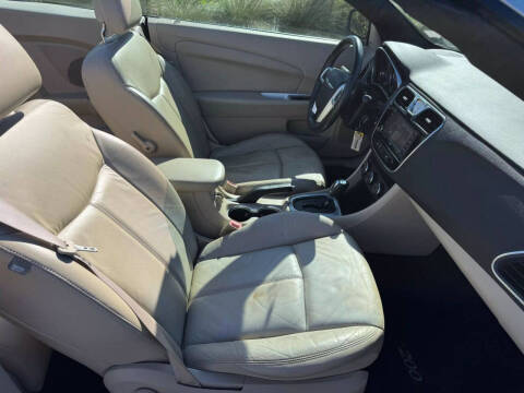 2011 Chrysler 200 Limited