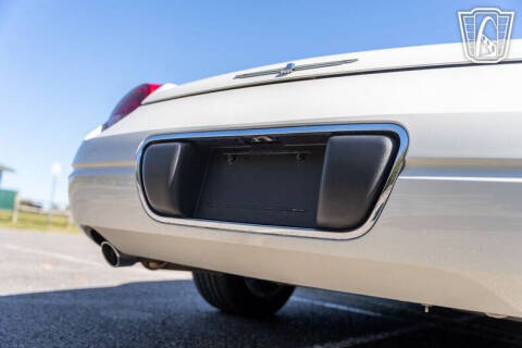 2002 Ford Thunderbird Deluxe