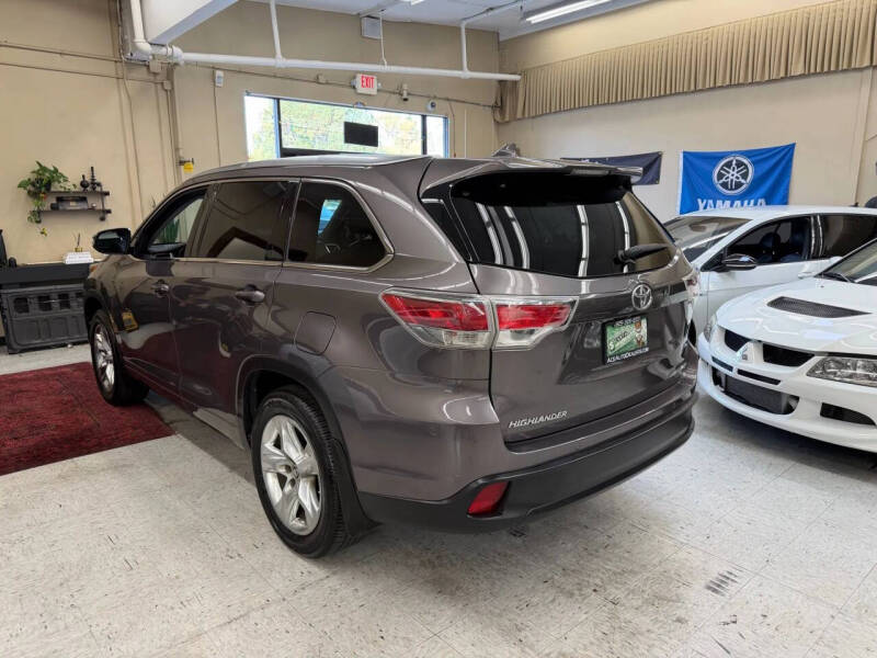 2016 Toyota Highlander Limited Platinum