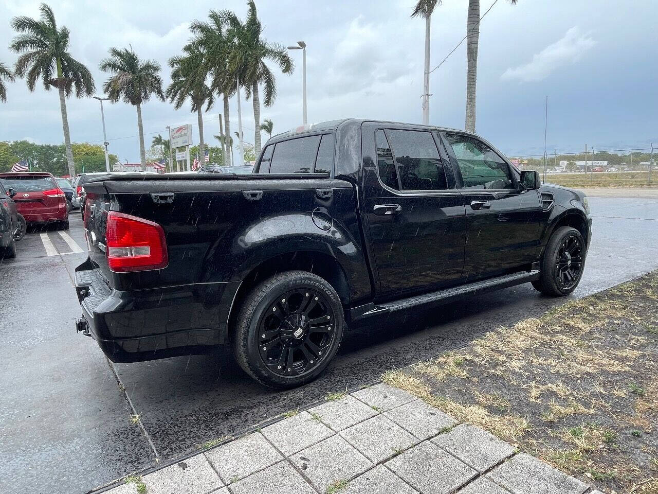 2010 Ford Explorer Sport Trac  - $17,900