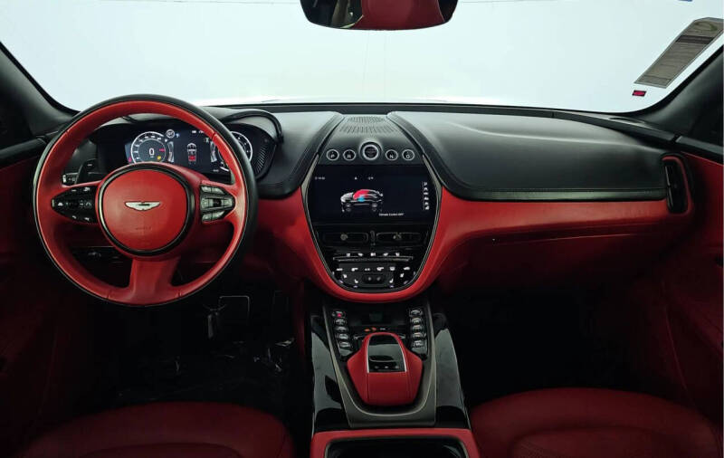 2023 Aston Martin DBX