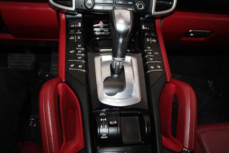 2017 Porsche Cayenne Platinum Edition