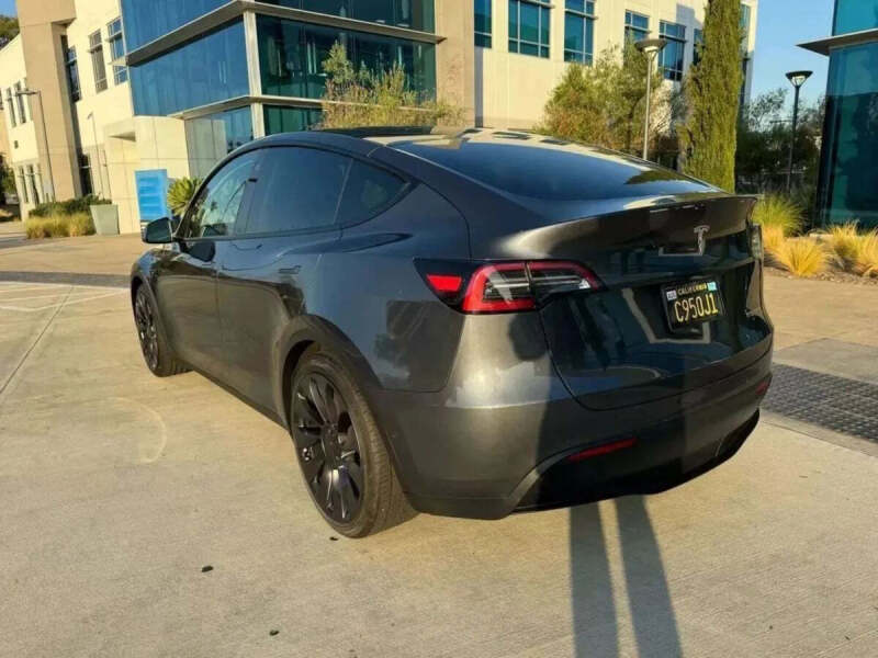 2024 Tesla Model Y Performance