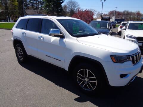 2017 Jeep Grand Cherokee for sale at BETTER BUYS AUTO INC in East Windsor CT