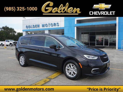 2022 Chrysler Pacifica for sale at GOLDEN MOTORS in Cut Off LA