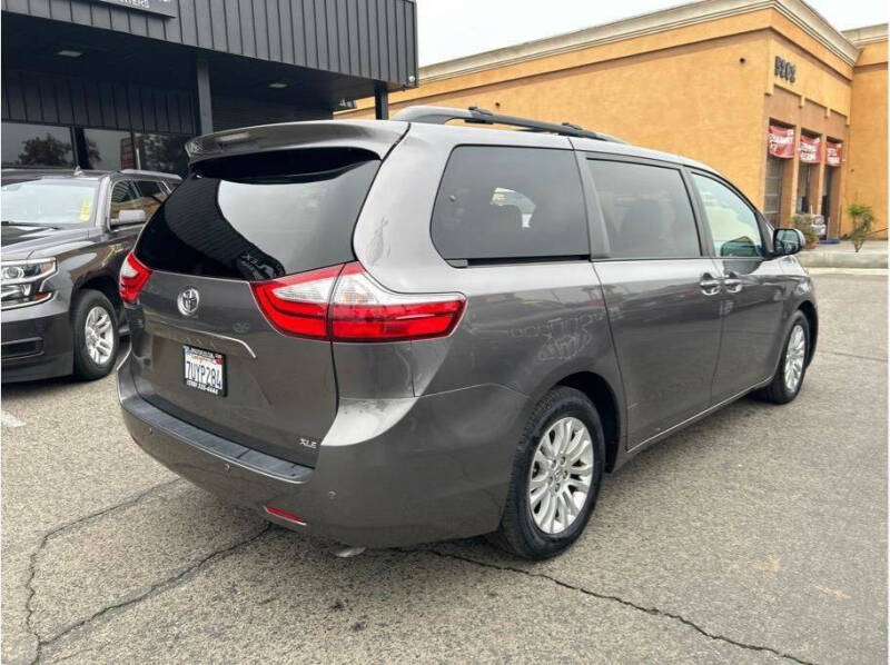 2016 Toyota Sienna