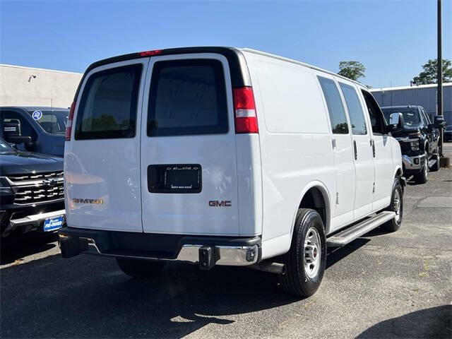 2023 GMC Savana 2500