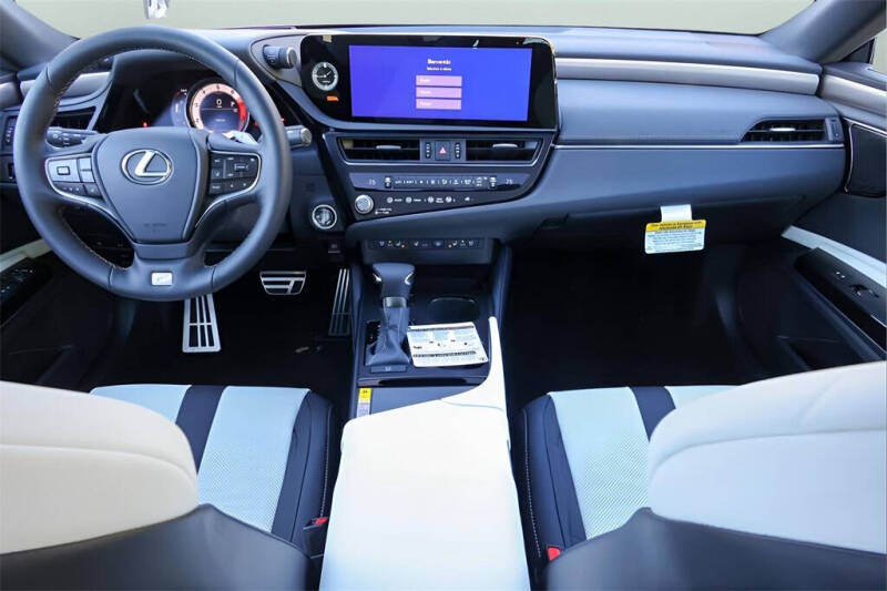 2025 Lexus ES 350 F SPORT Handling