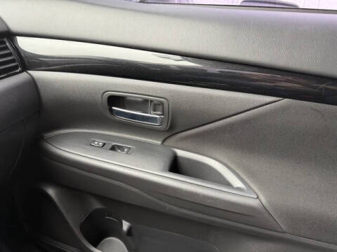 2020 Mitsubishi Outlander ES