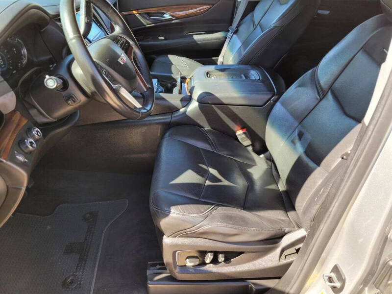 2017 Cadillac Escalade Luxury