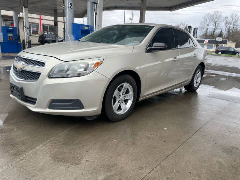 2013 Chevrolet Malibu for sale at JE Auto Sales LLC in Indianapolis IN