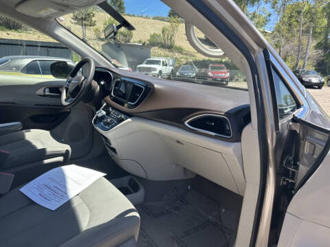 2018 Chrysler Pacifica LX