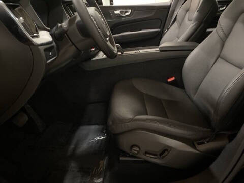 2025 Volvo XC60 B5 Plus Dark Theme