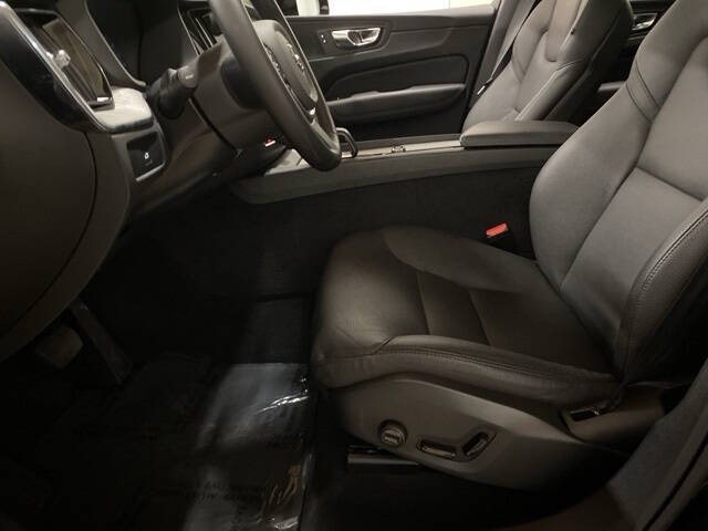 2025 Volvo XC60 B5 Plus Dark Theme