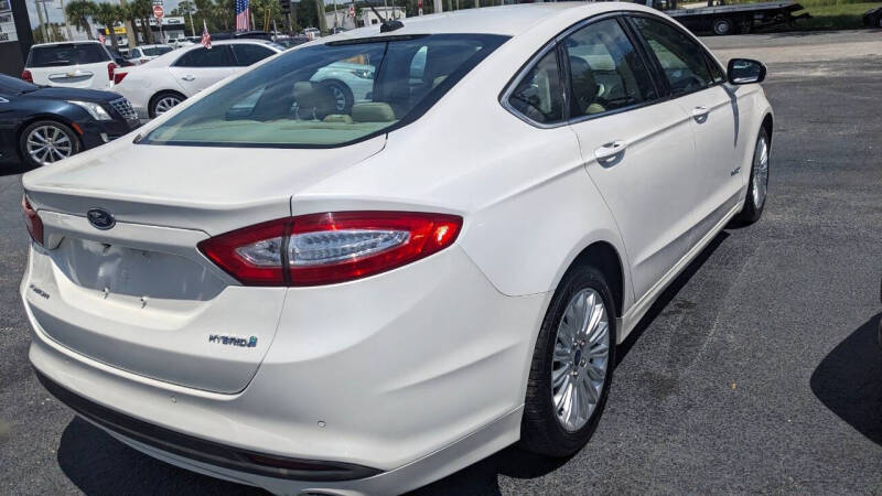 2014 Ford Fusion Hybrid SE