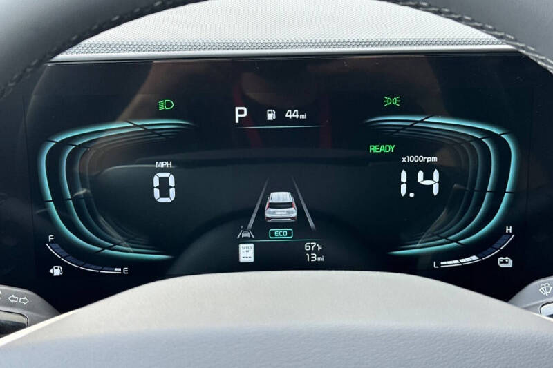 2025 Kia Niro EX Touring