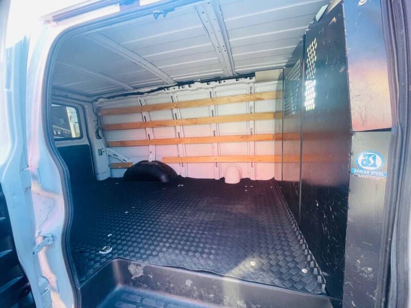 2022 Chevrolet Express 2500