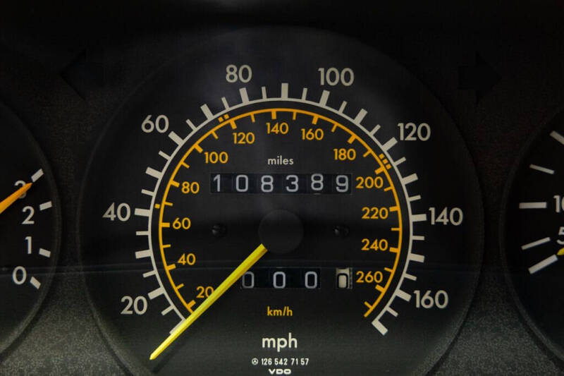 1988 Mercedes-Benz 560-Class 560 SEL