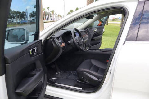 2023 Volvo XC60 B5 Plus Bright Theme