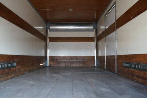 2013 Freightliner M2 106