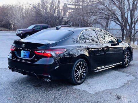 2022 Toyota Camry SE